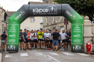 Photo départ course trail La Saint Cheffoise 2024